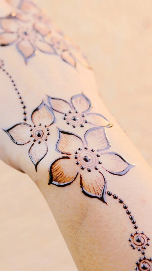 50 Flower Mehndi Designs for Diwali 23