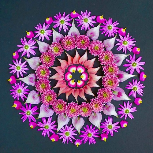 33 Easy Dussehra Rangoli Ideas with flowers 21