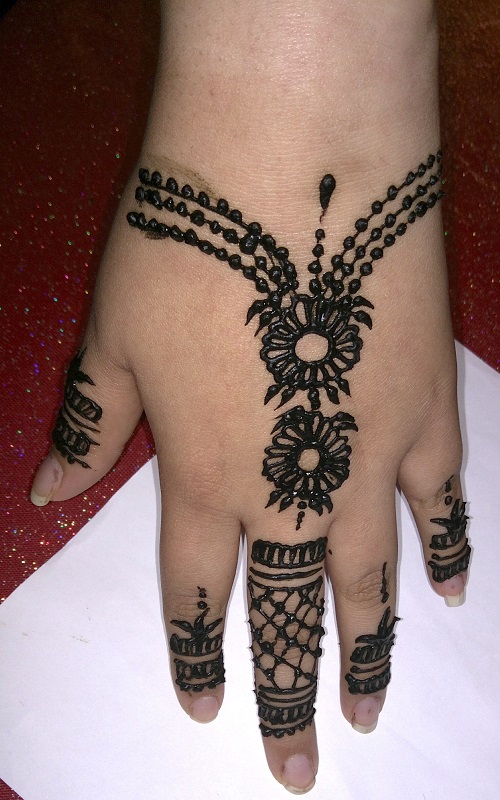 50 Flower Mehndi Designs for Diwali 39