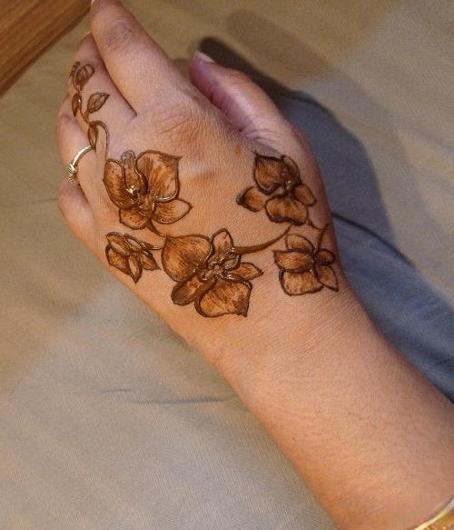 50 Flower Mehndi Designs for Diwali 7