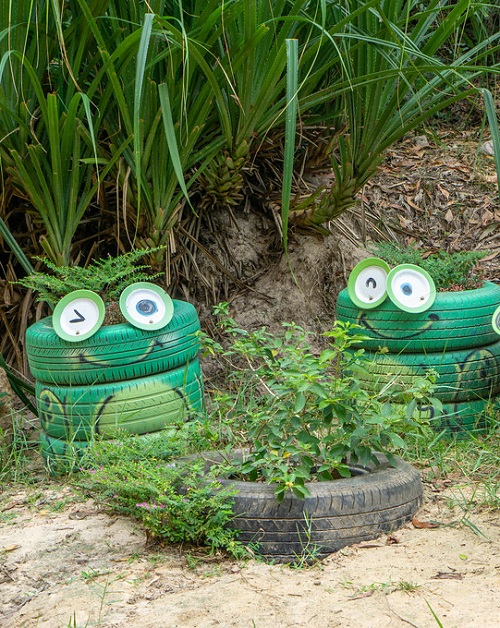 15 Tyre Decoration for Garden 13