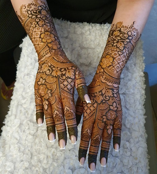 Back Hand Mehndi Design