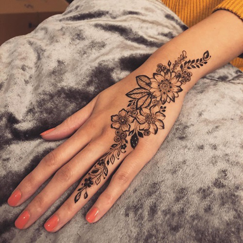 Back Hand Mehndi Design